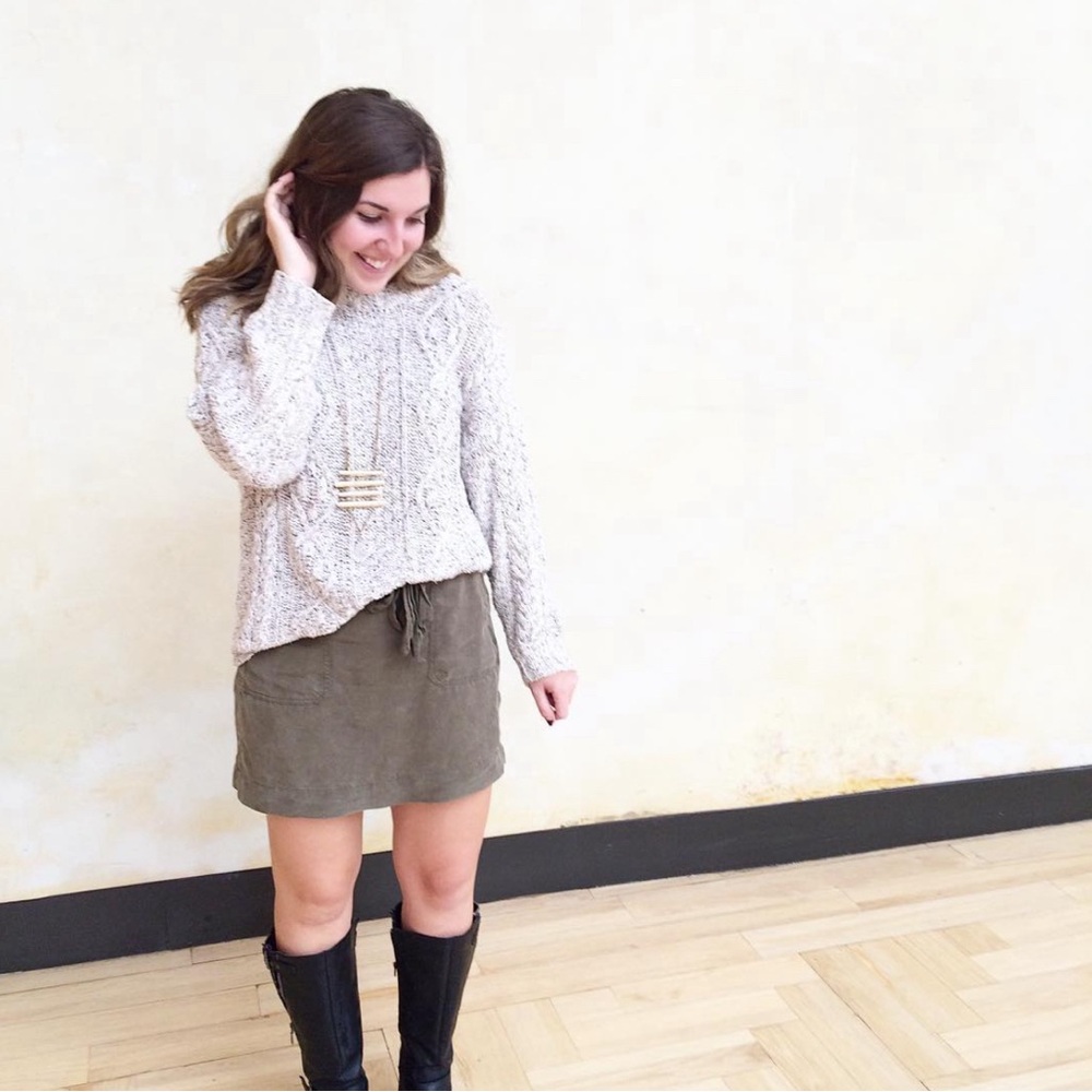 Meet your Posher, Caitlin